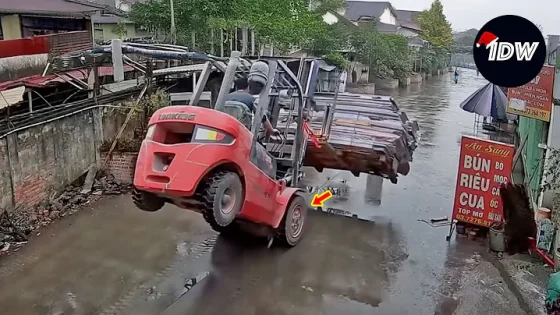 TOTAL IDIOTS AT WORK #702 Instant Regret Fails Compilation 2025 Best of the Week